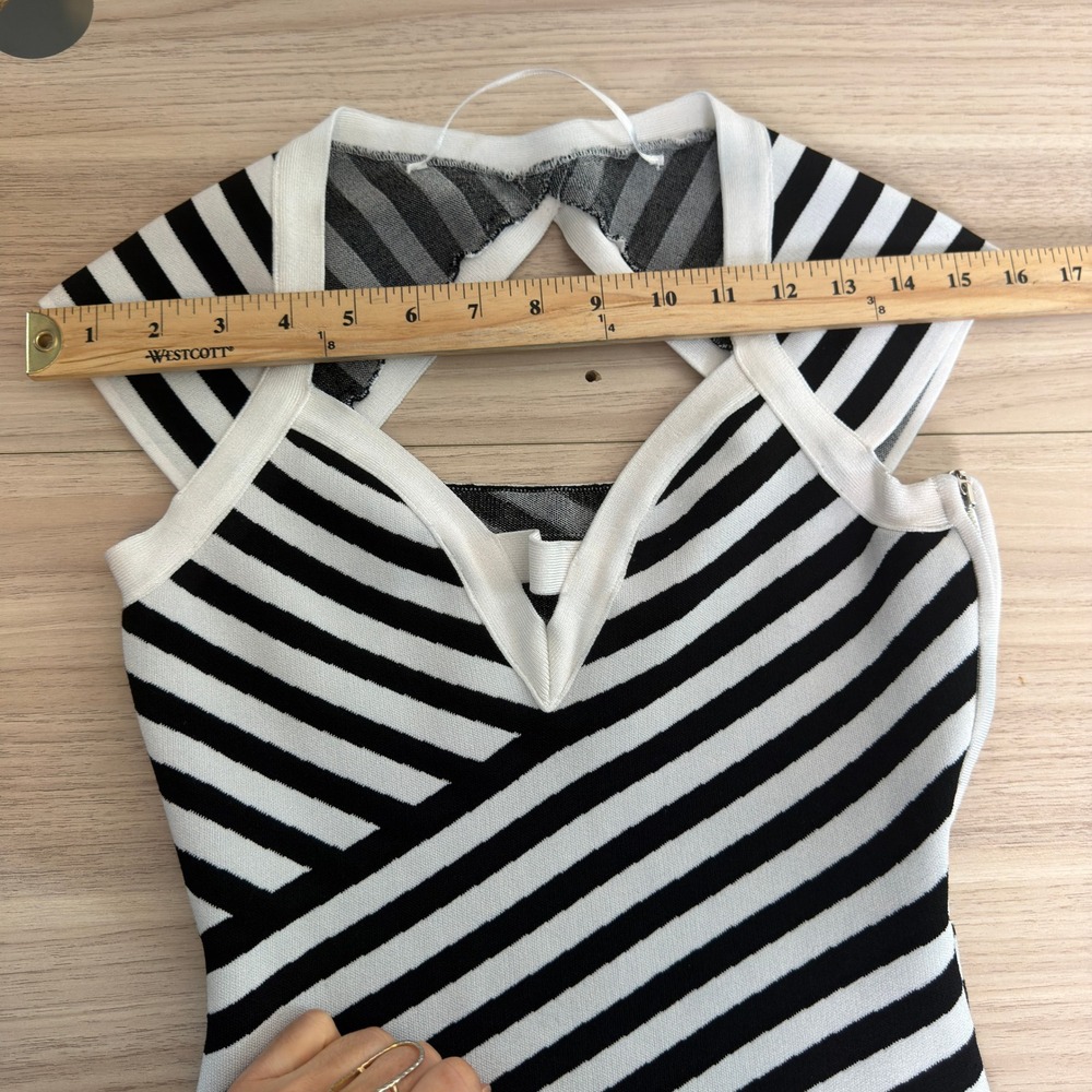 GUESS Bandage Dress Striped Bodycon Cutout Back Black‎ White Small Excellent - Picture 5 of 8